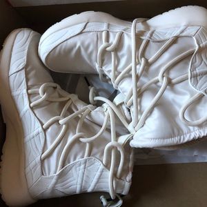 WMNS NIKE TANJUN HIGH RISE